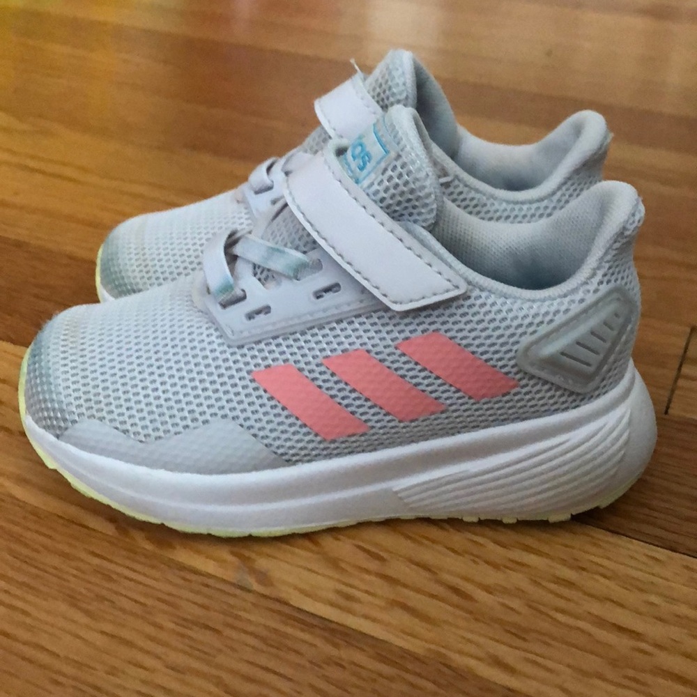 Adidas
toddler Girls Duramo Sneakers